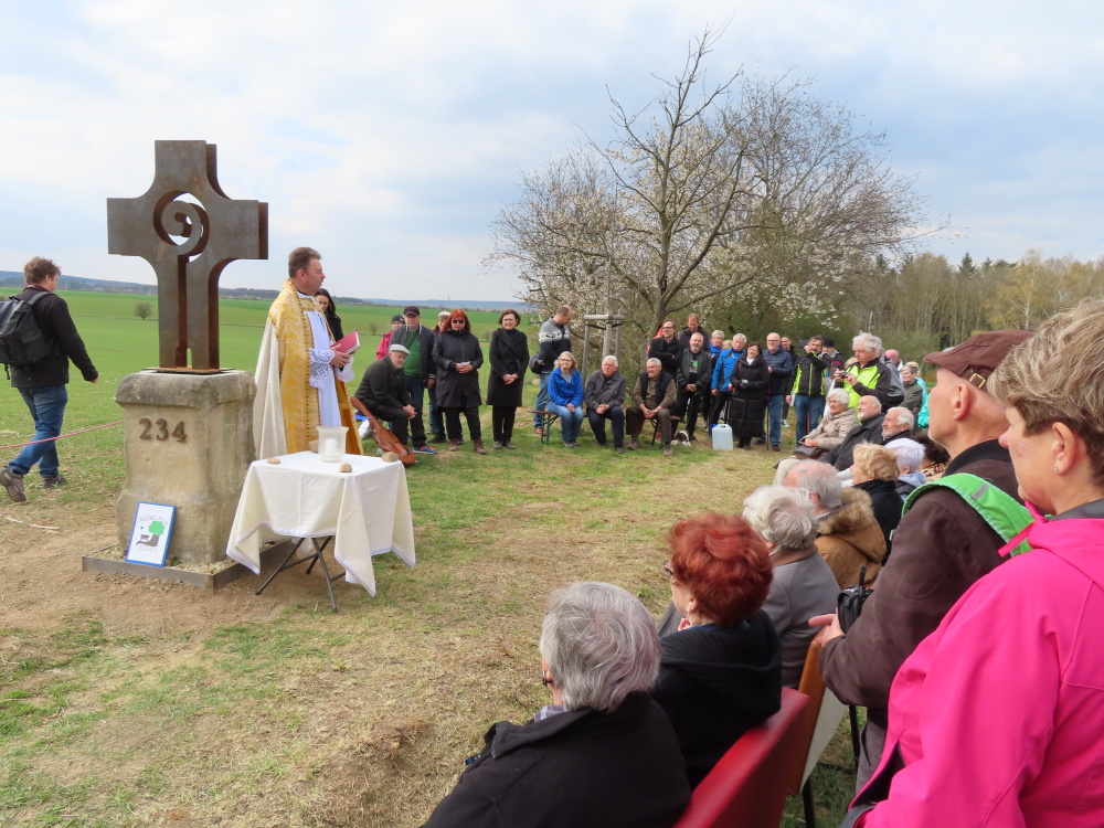 Slavnostní odhalení a požehnání sochy sv. Vojtěcha 23. dubna
